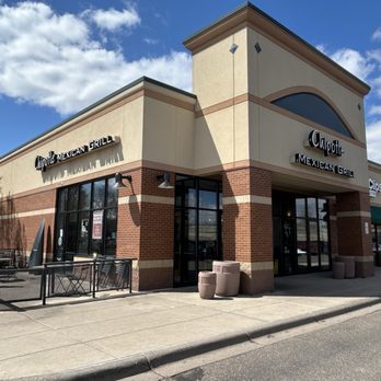 Chipotle Mexican Grill - Mexican Near Me - Elk River, Minnesota