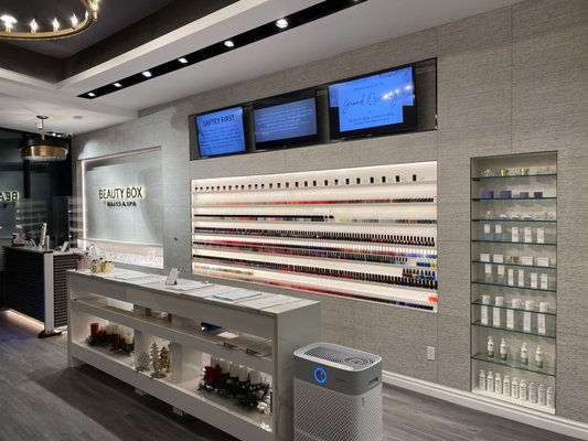 Beauty Box Nails and Spa by null