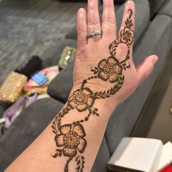 Henna Style By Arati - Henna Artists Near Me Henna Style By Arati - Henna Artists Near Me