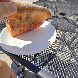Delizia Pizza Kitchen - Well baked crust (looks lighter due to the sun but was plenty baked)