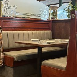 Granite Steak & Grill - Comfortable booth