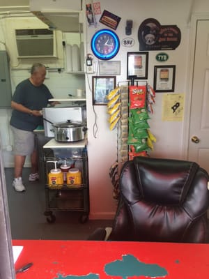 Dave&#x27;s Dog House by null