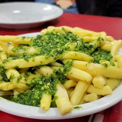 Spiagge di Napoli - Fussilli with pesto