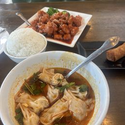 Food looks good but u are better off going to the mall and getting some Chinese food! Food looks good but u are better off going to the mall and getting some Chinese food!