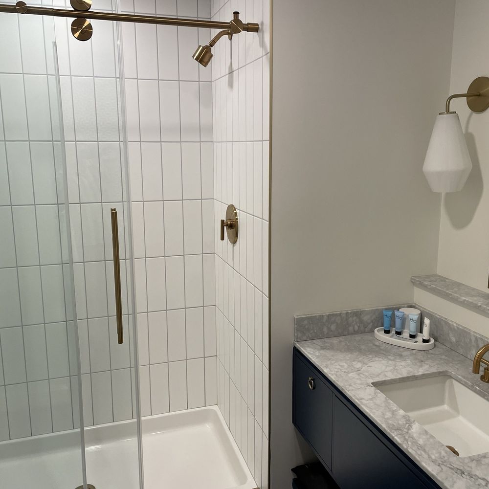 The Bradley - Bathroom room 513 - Hotels Near Me - Fort Wayne, Indiana The Bradley - Bathroom room 513 - Hotels Near Me - Fort Wayne, Indiana