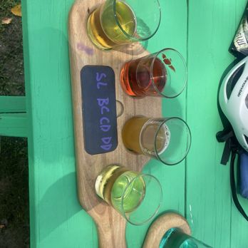 Stowe Cider - Staff pick flight - Cideries Near Me - Stowe, Vermont