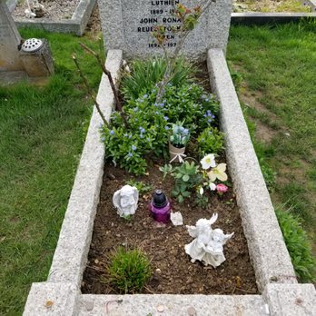 Wolvercote Cemetery - Funeral Services & Cemeteries Near Me - Oxford, OXF