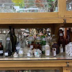 Brandywine General Store - Glasses, mugs, jars, collectibles, bathroom trinkets