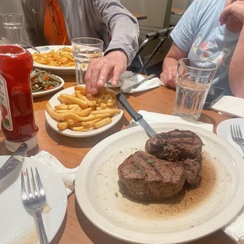 Perry's Restaurant - Filet Mignon - Seafood Near Me - Brooklyn, New York