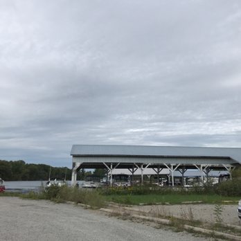 Severn Marina - Boat launch to the left - Marinas Near Me - Port Severn, Ontario Severn Marina - Boat launch to the left - Marinas Near Me - Port Severn, Ontario