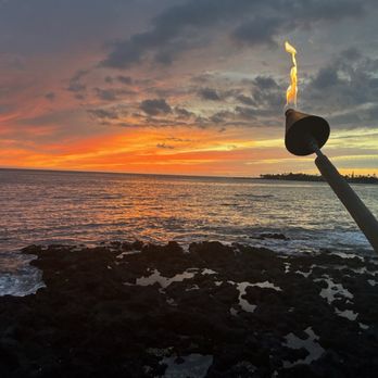 On The Rocks - Sunset - Bars Near Me - Kailua-Kona, Hawaii On The Rocks - Sunset - Bars Near Me - Kailua-Kona, Hawaii