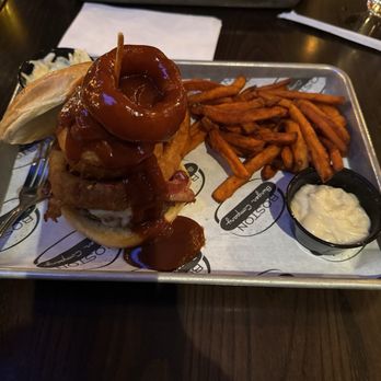 Boston Burger - Killer Bee with sweet potato fries - Burgers Near Me - Cambridge, Massachusetts