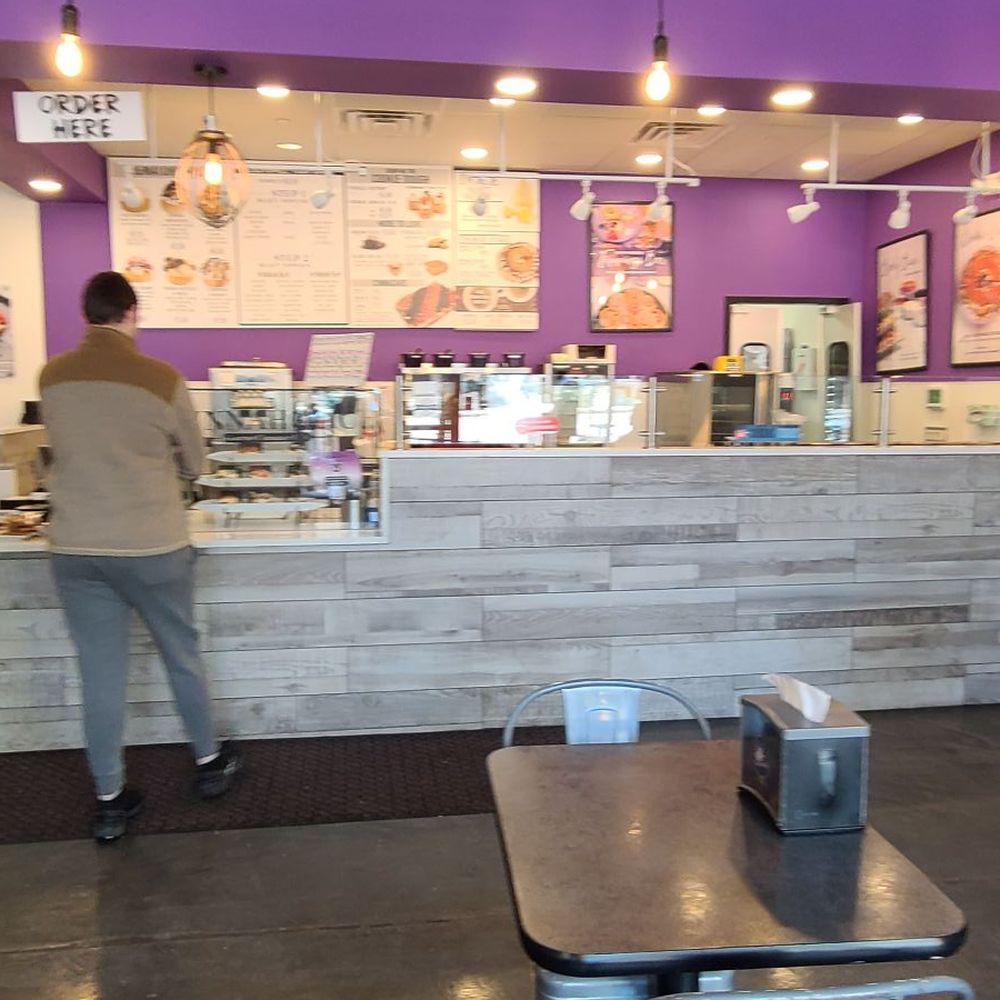 Cinnaholic - Inside - Bakeries Near Me - Virginia Beach, Virginia