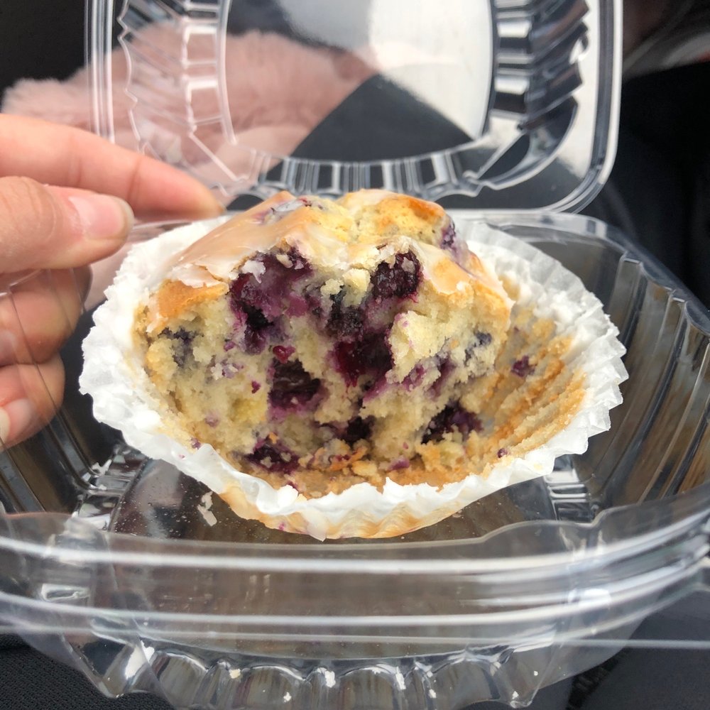 Farmhouse Bakery & Cafe - Yummy Blueberry Muffin - Bakeries Near Me - Mount Vernon, Illinois