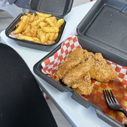 6 pc Boneless with finger licking sauce 6 pc Boneless with finger licking sauce