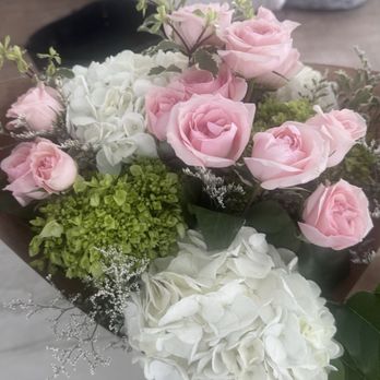 Sami's Flowers - Flower arrangement made for us - Florists Near Me - Mission Viejo, California Sami's Flowers - Flower arrangement made for us - Florists Near Me - Mission Viejo, California