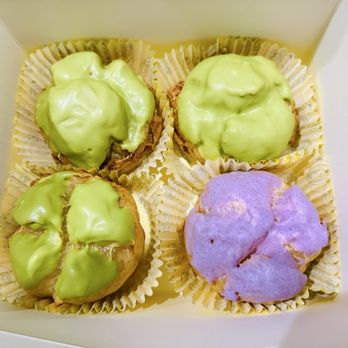Beard Papa's - Bakeries Near Me - Katy, Texas