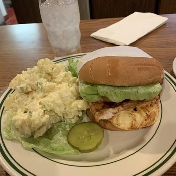 Pie 'n Burger - Grilled chicken sandwich with potato salad - Burgers Near Me - Pasadena, California
