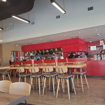 Bento Asian Kitchen + Sushi - Almost empty at lunch time in the weekend says a loy - Sushi Bars Near Me - Pembroke Pines, Florida