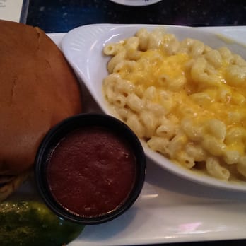 STATS Brewpub - Pulled pork sammich and some mac-n-cheese - Sports Bars Near Me - Atlanta, Georgia STATS Brewpub - Pulled pork sammich and some mac-n-cheese - Sports Bars Near Me - Atlanta, Georgia