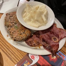 Cracker Barrel Classics Family Meal