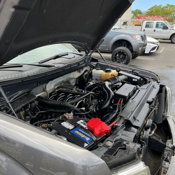 Carage - Engine bay detailed - Auto Detailing Near Me Carage - Engine bay detailed - Auto Detailing Near Me