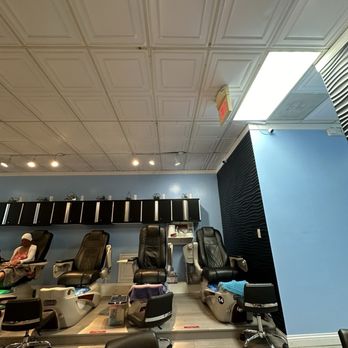Central Nails - Pedicure Stations - Nail Salons Near Me - Columbus, Ohio