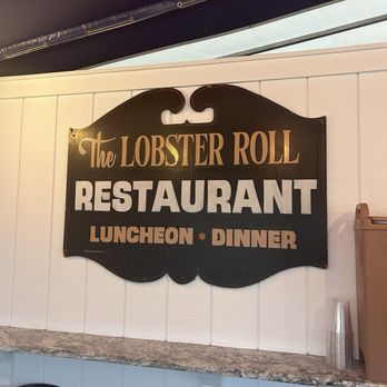 LUNCH Lobster Roll - Seafood Near Me - Amagansett, New York LUNCH Lobster Roll - Seafood Near Me - Amagansett, New York