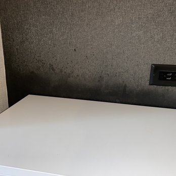 SpringHill Suites by Marriott Chattanooga North/Ooltewah - Wall behind vanity stained - Hotels Near Me - Ooltewah, Tennessee SpringHill Suites by Marriott Chattanooga North/Ooltewah - Wall behind vanity stained - Hotels Near Me - Ooltewah, Tennessee