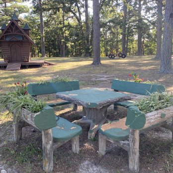 Country Mountain Inn - Picnic area - Hotels Near Me - Eureka Springs, Arkansas Country Mountain Inn - Picnic area - Hotels Near Me - Eureka Springs, Arkansas
