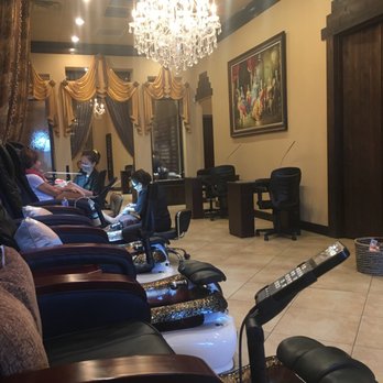 Chic Nail Lounge - Nail Salons Near Me - Katy, Texas