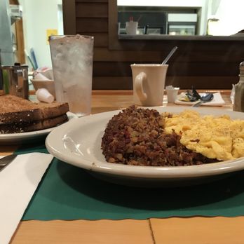 Back Country Cafe - Corned beef hash - American Near Me - Killington, Vermont