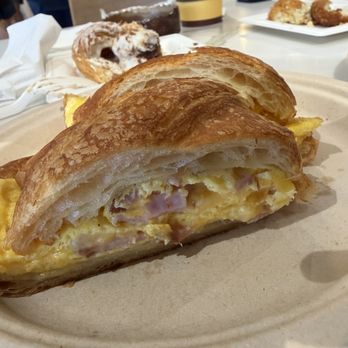 Porto's Bakery & Cafe - Bakeries Near Me - Glendale, California Porto's Bakery & Cafe - Bakeries Near Me - Glendale, California