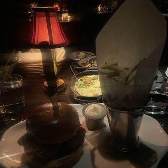Bavette's Bar & Boeuf - Waygu burger - Steakhouses Near Me - Chicago, Illinois