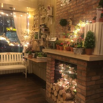 Cafe Bench - Cafes Near Me - Flushing, New York