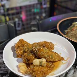 One Shot Pocha - Korean Sweet & Extra Spicy Wings