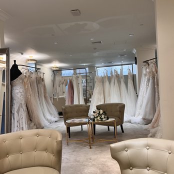 Magnolia White Hawaii - Bridal suite with gowns - Bridal Near Me - Honolulu, Hawaii Magnolia White Hawaii - Bridal suite with gowns - Bridal Near Me - Honolulu, Hawaii