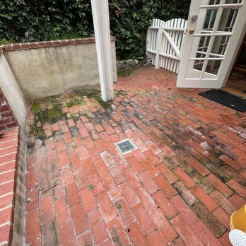 Left Coast Pavers - BEFORE - Old brick patio - Masonry/Concrete Near Me Left Coast Pavers - BEFORE - Old brick patio - Masonry/Concrete Near Me