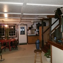 Country Living Bed and Breakfast - Bar dining area