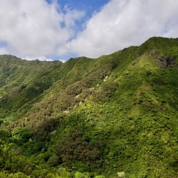 Ma'akua Ridge Trail - View of the mountains from atop the ridge line - Hiking Near Me - Hauula, Hawaii Ma'akua Ridge Trail - View of the mountains from atop the ridge line - Hiking Near Me - Hauula, Hawaii