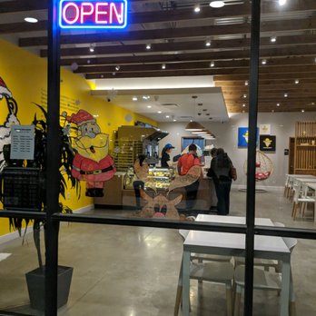 Beard Papa's - No line today - Bakeries Near Me - Katy, Texas