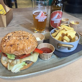 Brown Cow - Mexican Burger! - Pubs Near Me - Zermatt, VS