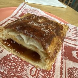 GUAVA & CHEESE PASTELITO GUAVA & CHEESE PASTELITO