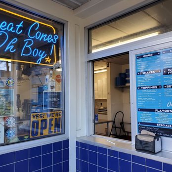 Big Dipper Ice Cream - Pick-up window - Ice Cream & Frozen Yogurt Near Me - Missoula, Montana
