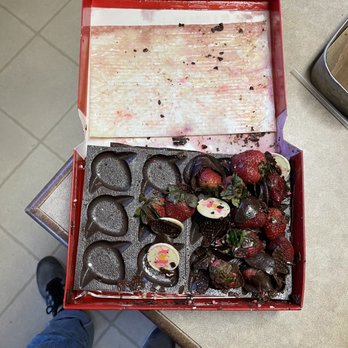 Edible Arrangements - a box of chocolate covered strawberries - Gift Shops Near Me - Shreveport, Louisiana Edible Arrangements - a box of chocolate covered strawberries - Gift Shops Near Me - Shreveport, Louisiana