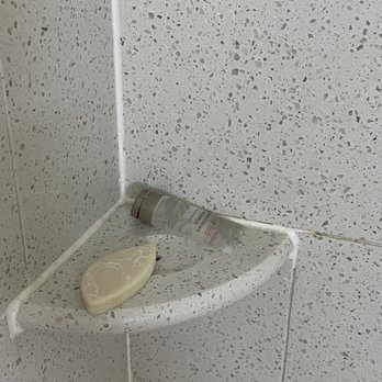 Red Roof Inn - Used soap and shampoo still in the shower. - Hotels Near Me - Dry Ridge, Kentucky Red Roof Inn - Used soap and shampoo still in the shower. - Hotels Near Me - Dry Ridge, Kentucky
