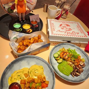 Netflix Bites - Red light green light chicken, Hot honey pizza, Egg Benedict, and Sanji rice bowl - American Near Me - Las Vegas, Nevada Netflix Bites - Red light green light chicken, Hot honey pizza, Egg Benedict, and Sanji rice bowl - American Near Me - Las Vegas, Nevada