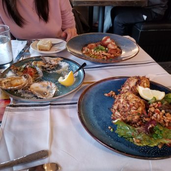 Hooked - Scallops and grits; jumbo crab cakes - Seafood Near Me - Ocean City, Maryland
