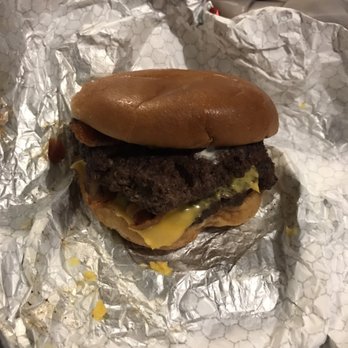 Wendy's - Baconator - Fast Food Near Me - San Juan, Puerto Rico