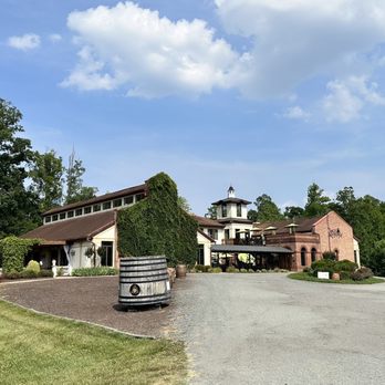 Potomac Point Winery - Wineries Near Me - Stafford, Virginia